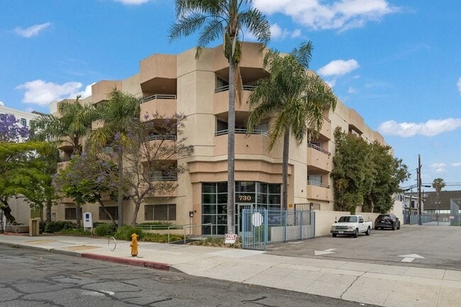 Building Photo - Center View