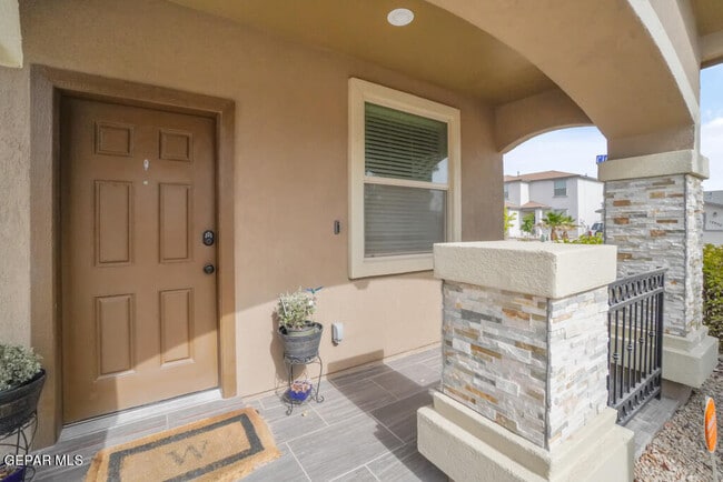 Building Photo - 1041 Earthstar Pl