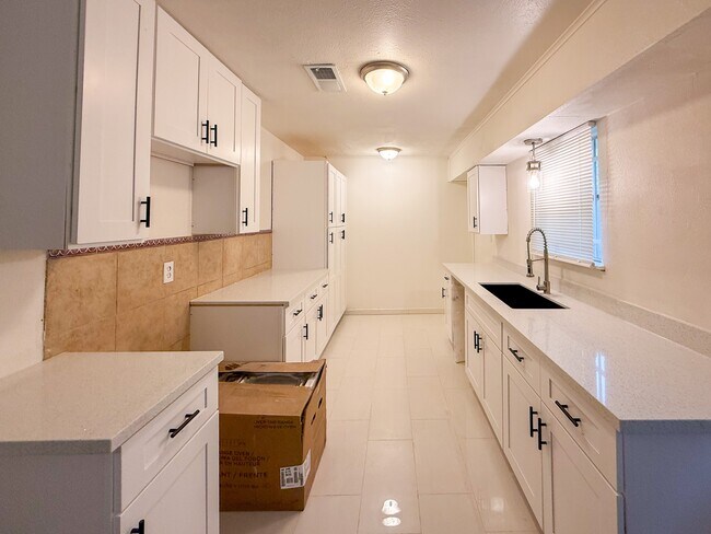 Building Photo - 4235 Dacca Dr