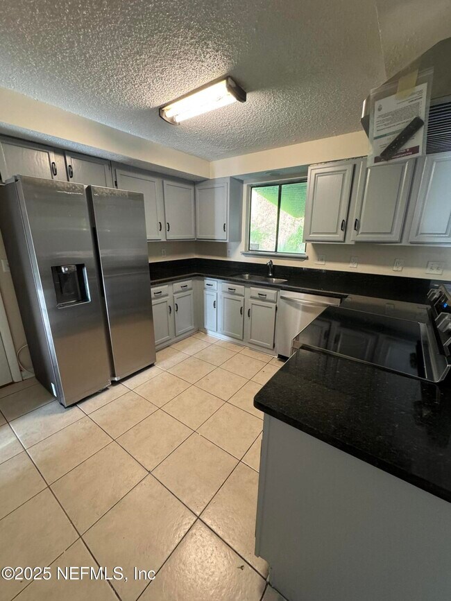 Foto del edificio - 10244 Pine Breeze Rd S