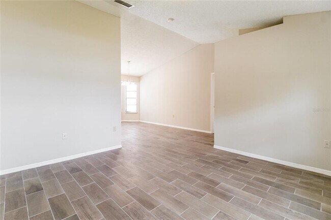 Building Photo - 257 Churchill Ct