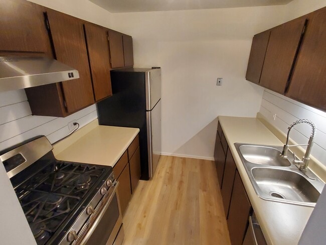 Foto del edificio - 216 Shorewood Dr