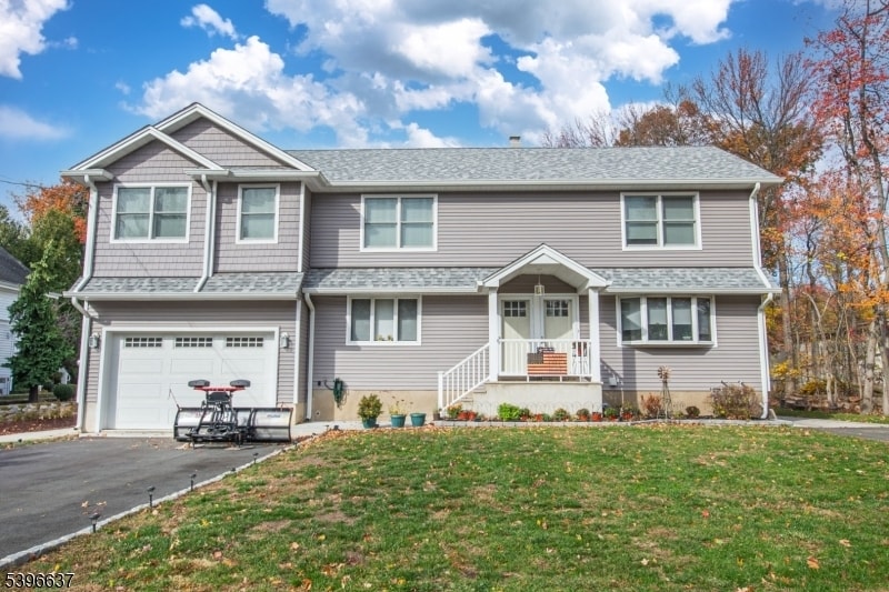 Primary Photo - 773 Union Blvd