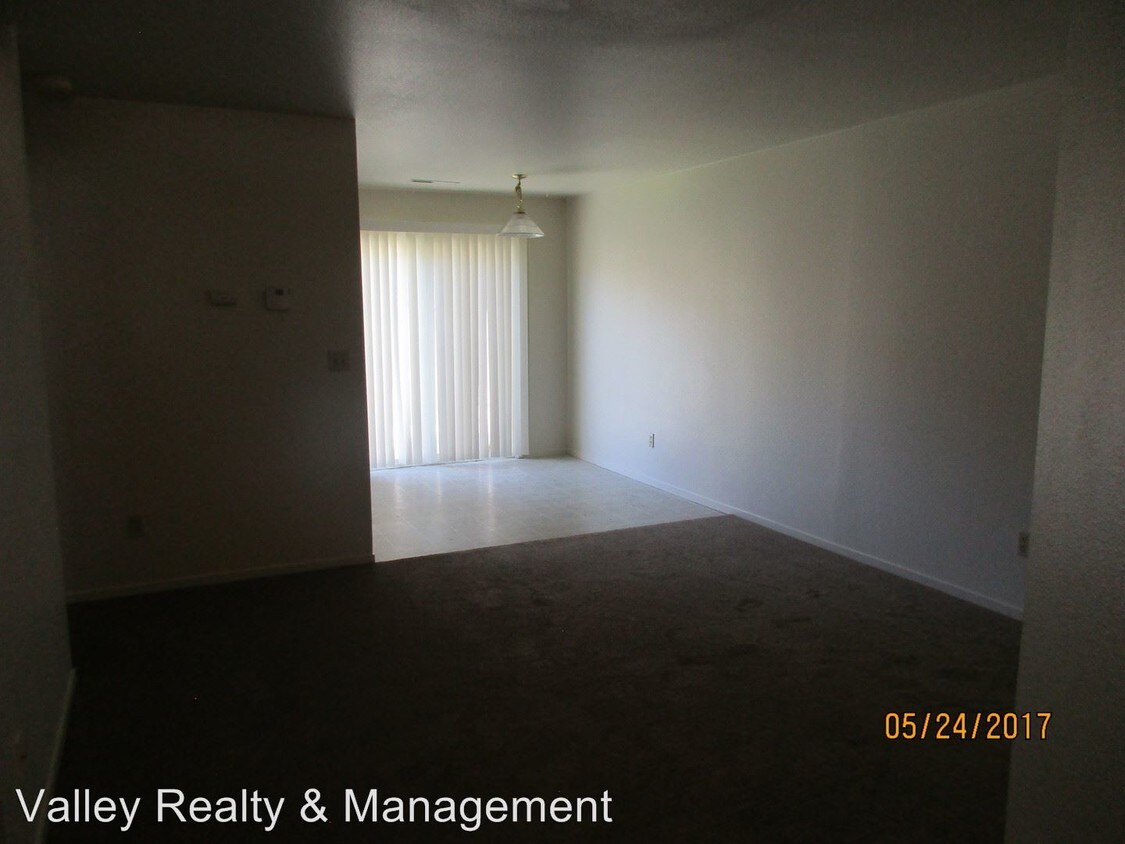 Building Photo - 402 Valley Cir