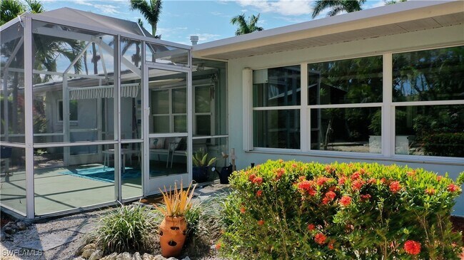Foto del edificio - 253 Bayshore Dr
