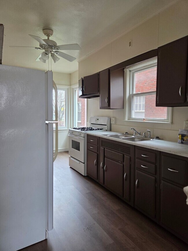 Foto del edificio - 503 Carlisle Ave