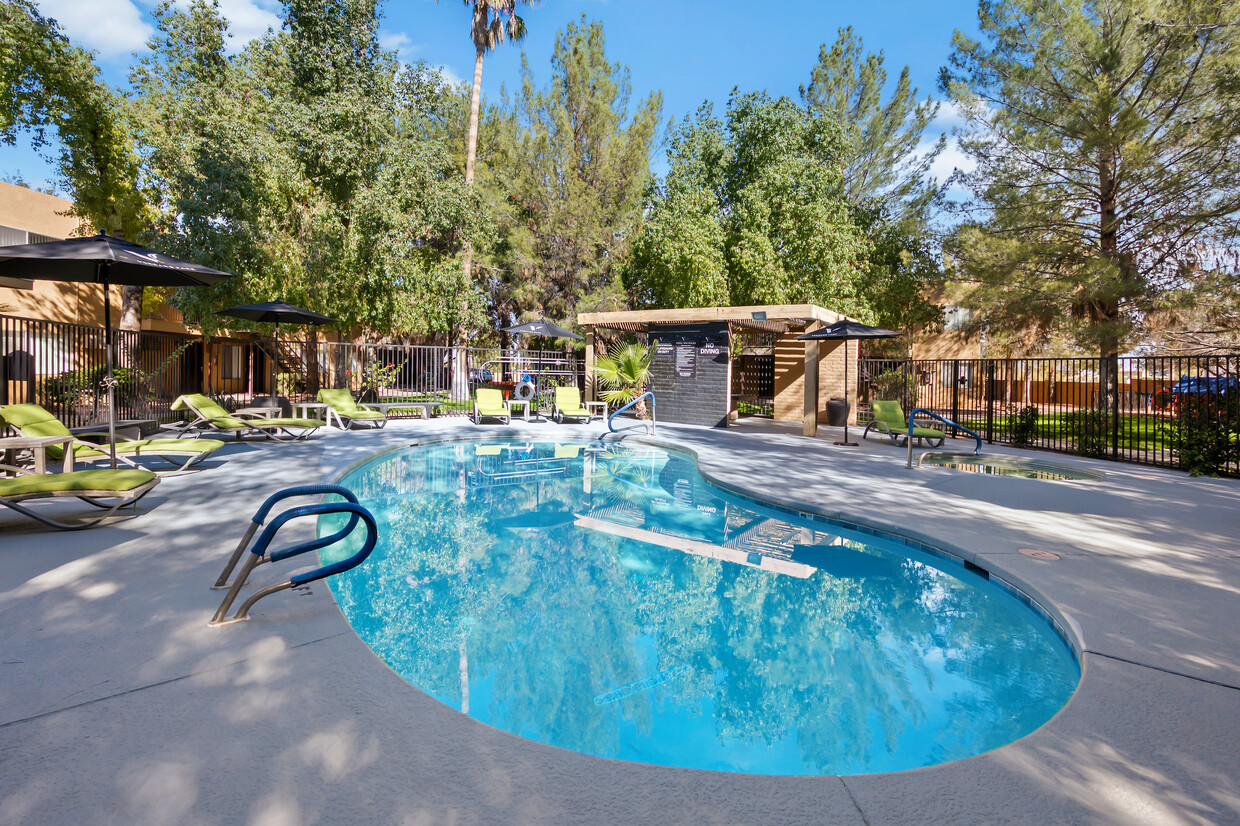 Swimming Pool - Verrano Park