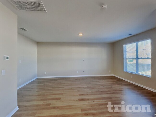 Foto del edificio - 1507 Ashgrove Pl