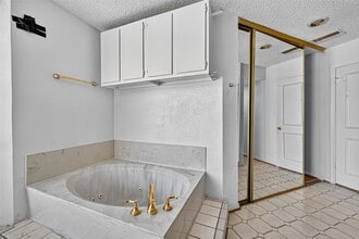 Building Photo - 1535 Beaconshire