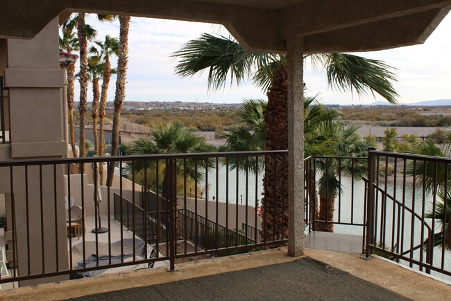 Building Photo - Riverfront 4 Bedroom Vacation Home Include...