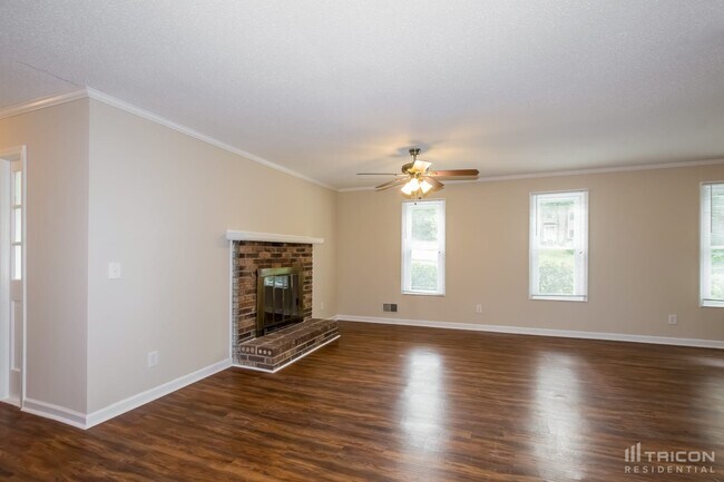 Building Photo - 530 N Royal Tower Dr