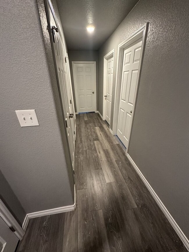 Foto del edificio - Available Now