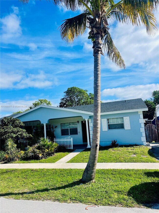 Building Photo - 1332 SE 4th Ave