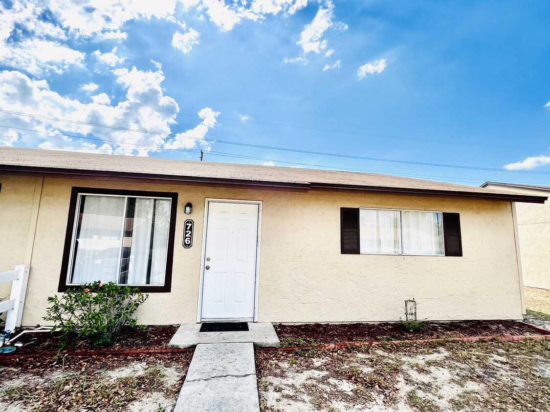 Primary Photo - 726 W Rosewood Ln