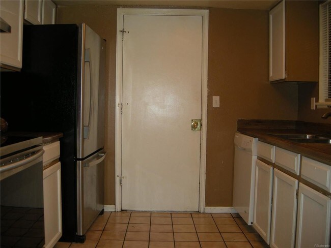 Building Photo - 2753 S Lansing Way