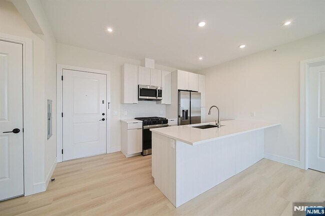 Foto del edificio - 401 E Central Blvd