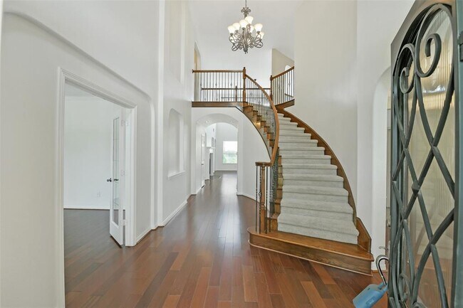 Building Photo - 20419 Windrose Bend Dr