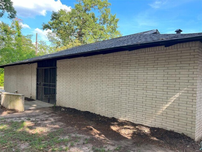 Foto del edificio - 401 Oakhill Dr