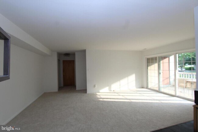 Foto del edificio - 101 Claridge Ct