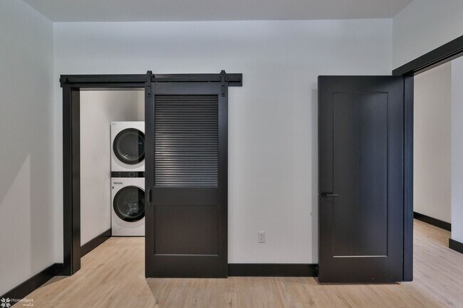 Foto del edificio - One bedroom apartment available at Waterma...