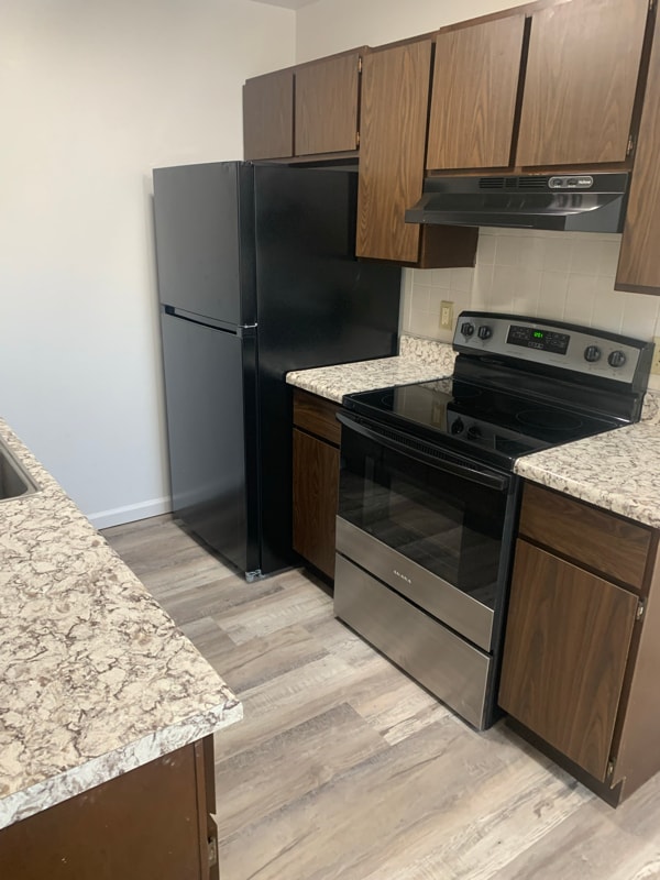 Building Photo - 150 E Back St