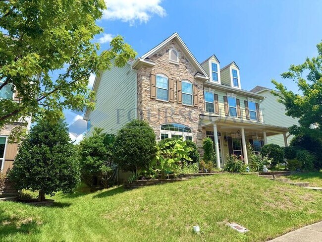 Foto del edificio - Beautiful 4-Bedroom Home Screened Porch & Bonus Room – Minutes from RTP, Shopping & Dining , Comm...