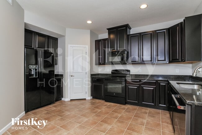 Building Photo - 5222 River Ridge Dr