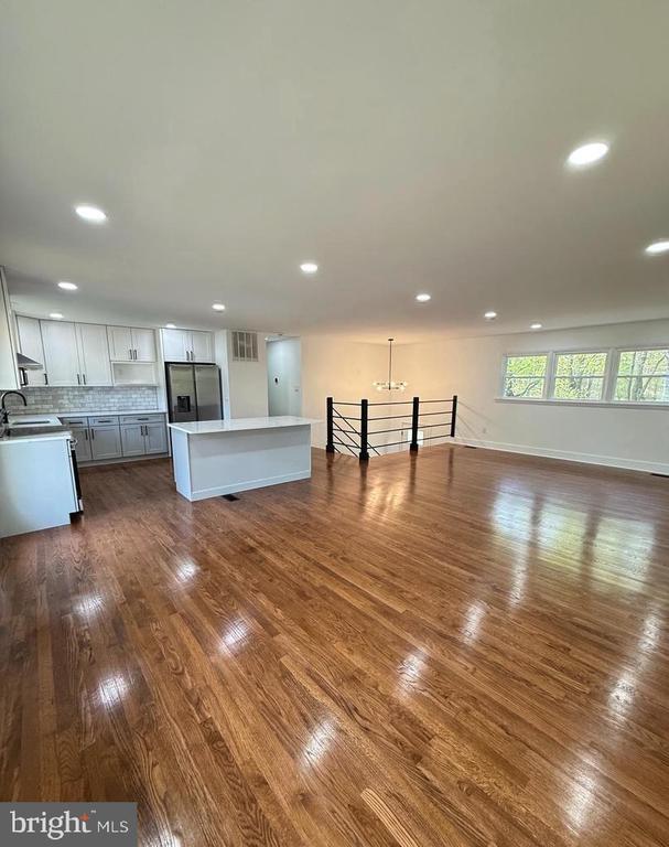 Building Photo - 5388 Dumfries Rd