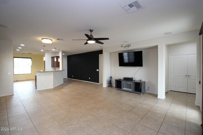 Building Photo - 3302 S 186th Ln