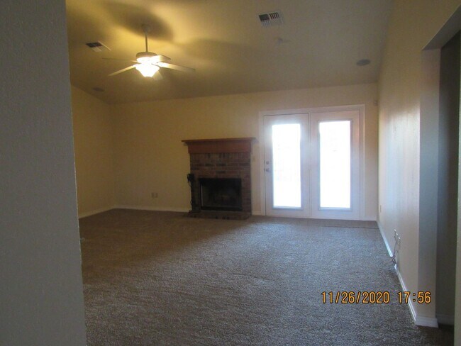 Building Photo - PET'S NEGOTIABLE WITH OWNER APPROVAL!!