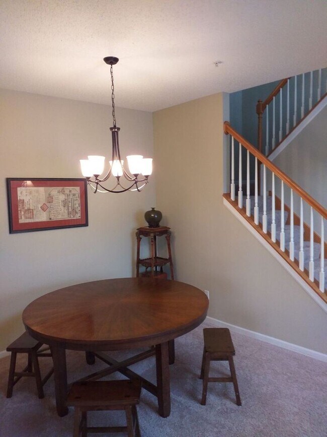 Foto del edificio - 5120 Holly Ln N