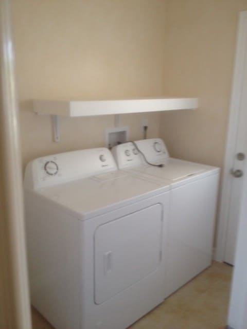 Laundry - 532 N Orange Dr