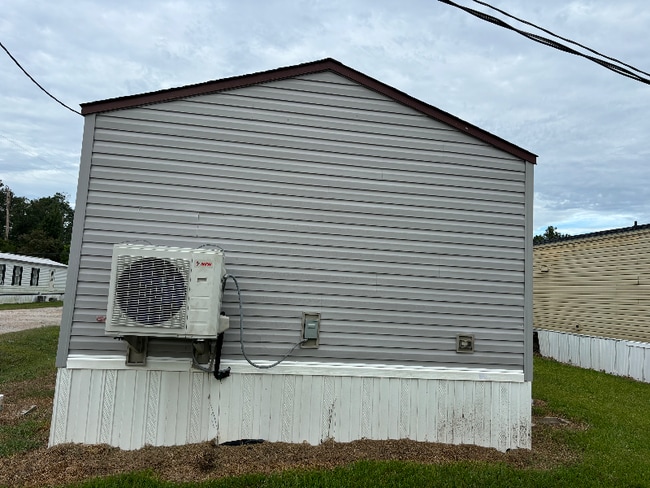 Building Photo - 2596 LA-3059