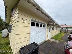 Building Photo - 5401 Densley Dr