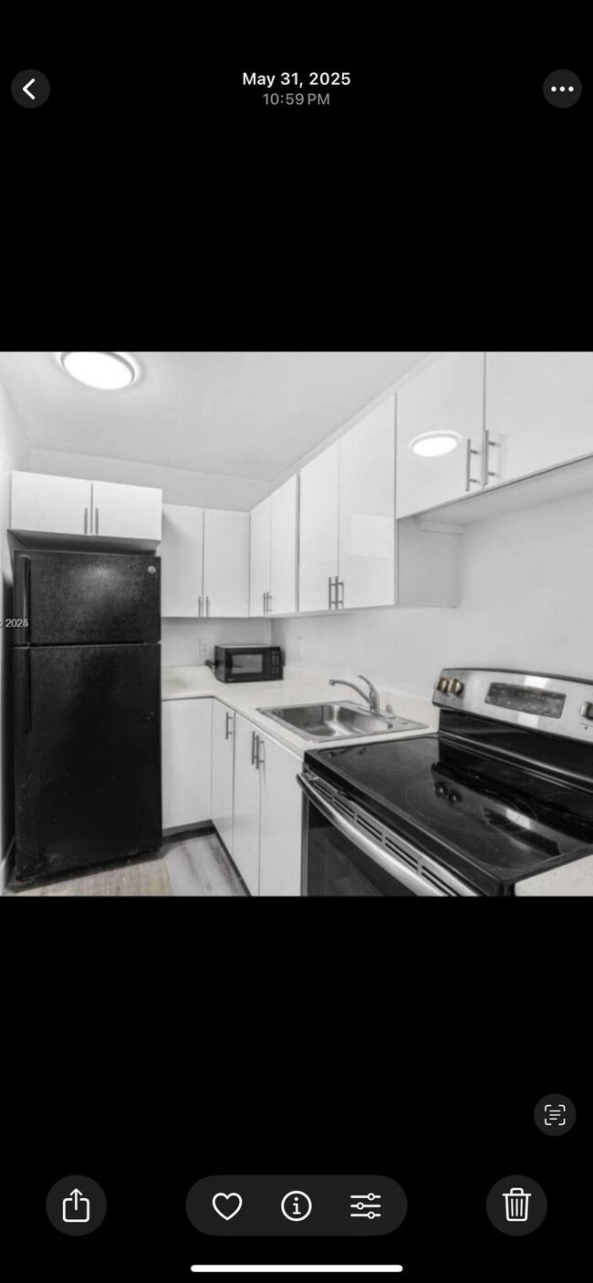 Photo - 1541 NW 8th Ave Apartment