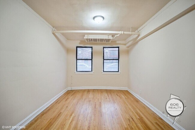 Building Photo - 5250 S Drexel Ave