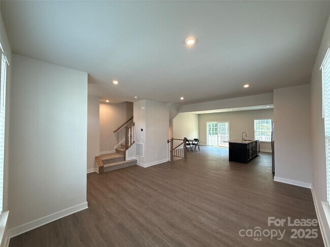 Foto del edificio - 422 Serenity Cir