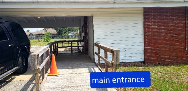 Building Photo - 2301 W James Lee Blvd