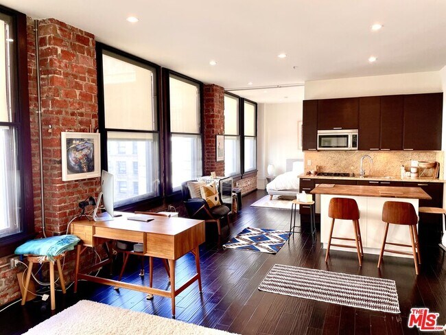 Foto del edificio - 460 S Spring St