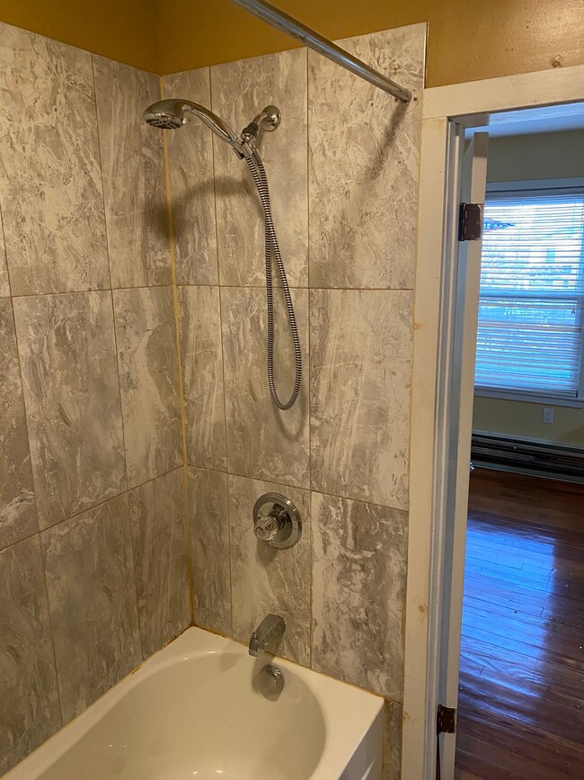 Shower - 107 Spruce St