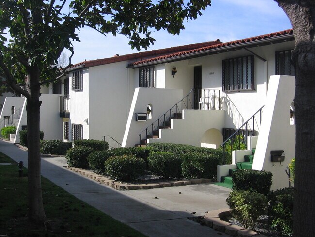 Building Photo - 11984 Rancho Bernardo Rd
