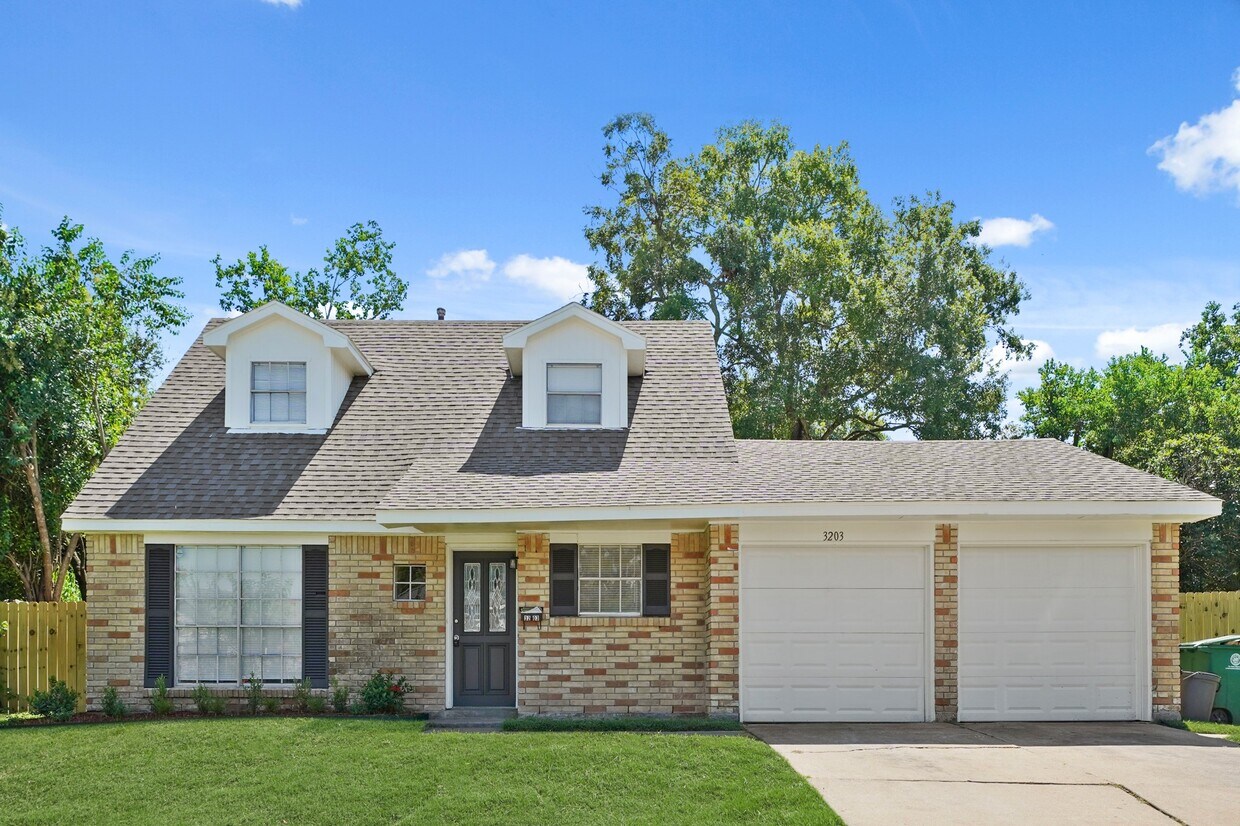 Foto principal - 3203 Ripplebrook Dr