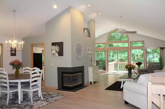 Foto del edificio - 7905 Spruce Creek Pl