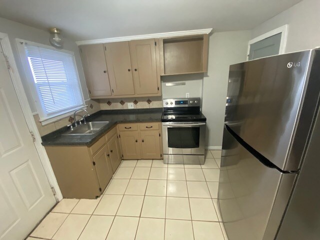 Foto del edificio - 51 Redmond Ave