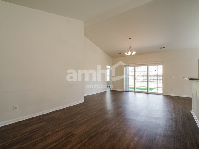 Foto del edificio - 1408 Parkland Way