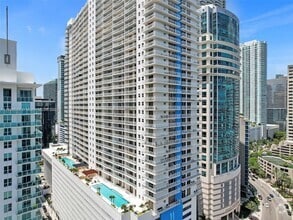 Building Photo - 1200 Brickell Bay Dr