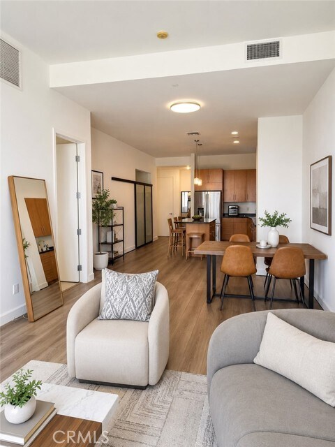 Foto del edificio - 3223 W 6th St