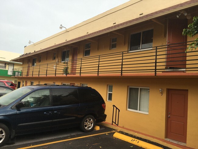 Foto del edificio - 840-858 NW 4th St