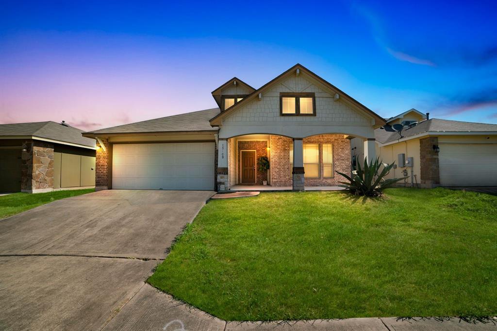 Foto principal - 15100 Parrish Ln