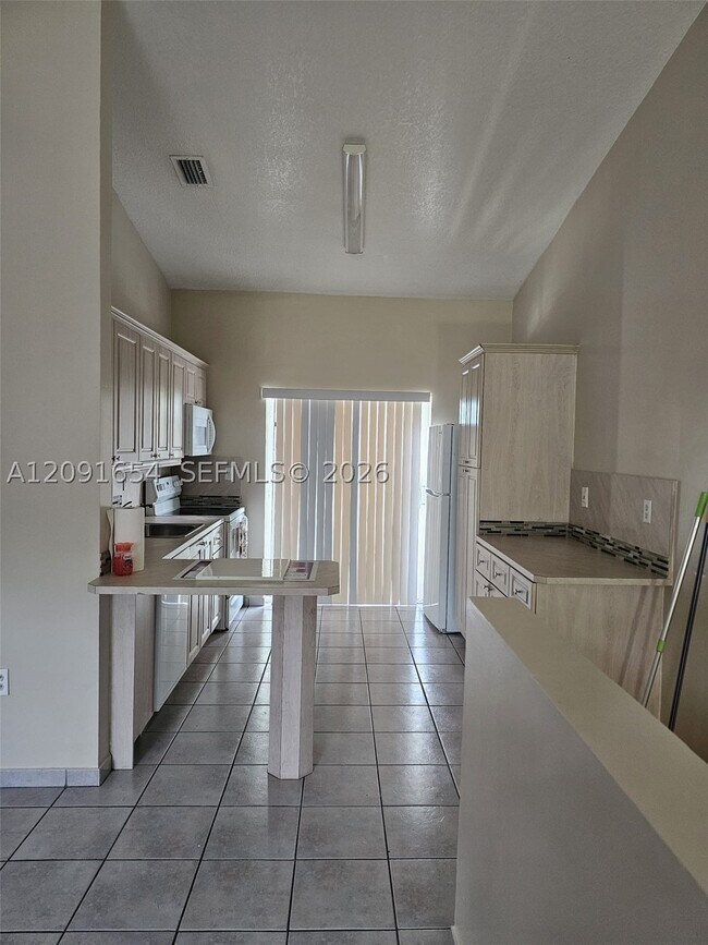 Foto del edificio - 7532 W 20th Ave